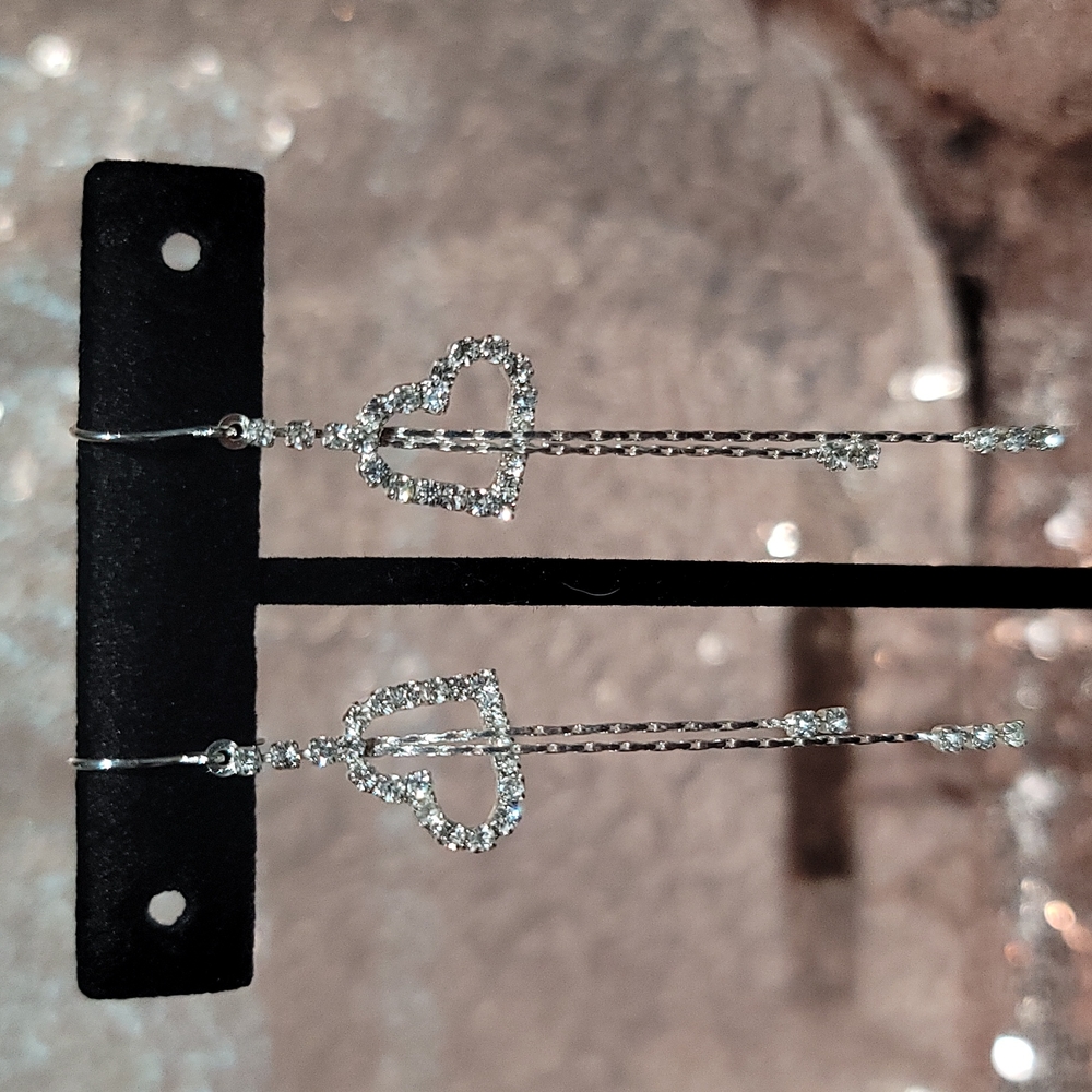 🌞NWOT Genuine Crystal heart earrings
